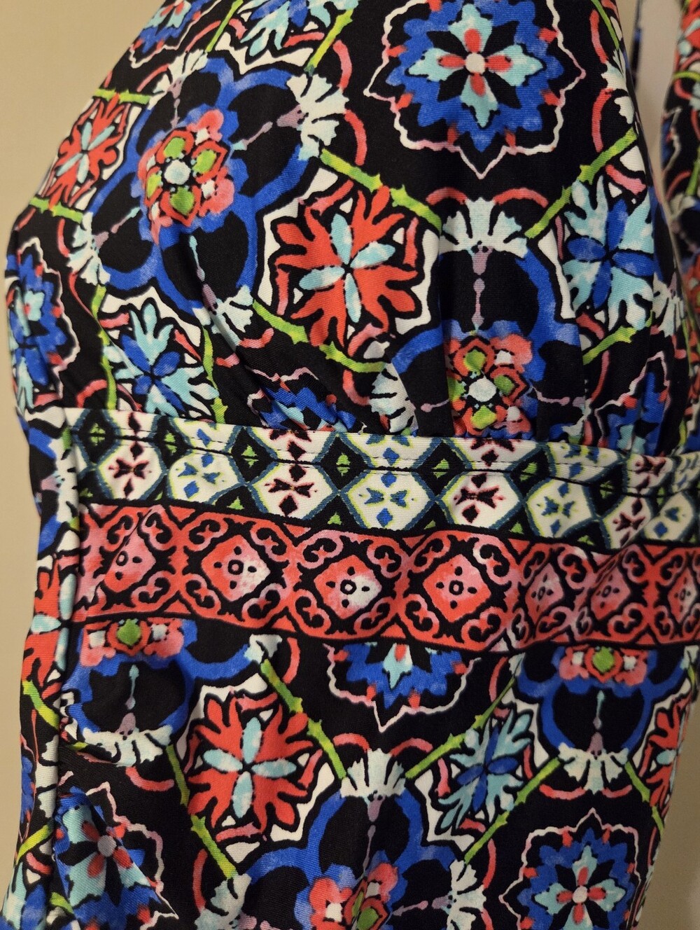 Vibrant Tankini Top - Picture 2 of 7